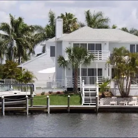 Waterfront Villa With Private Pool!